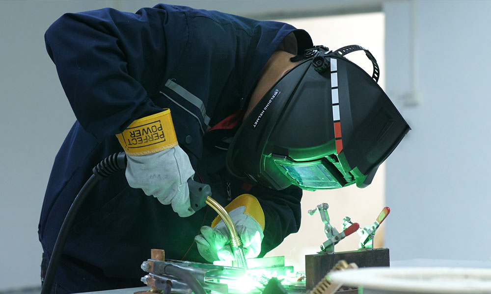 Helpful Tips To Sharpen Your Welding Skills With A Welding Machine