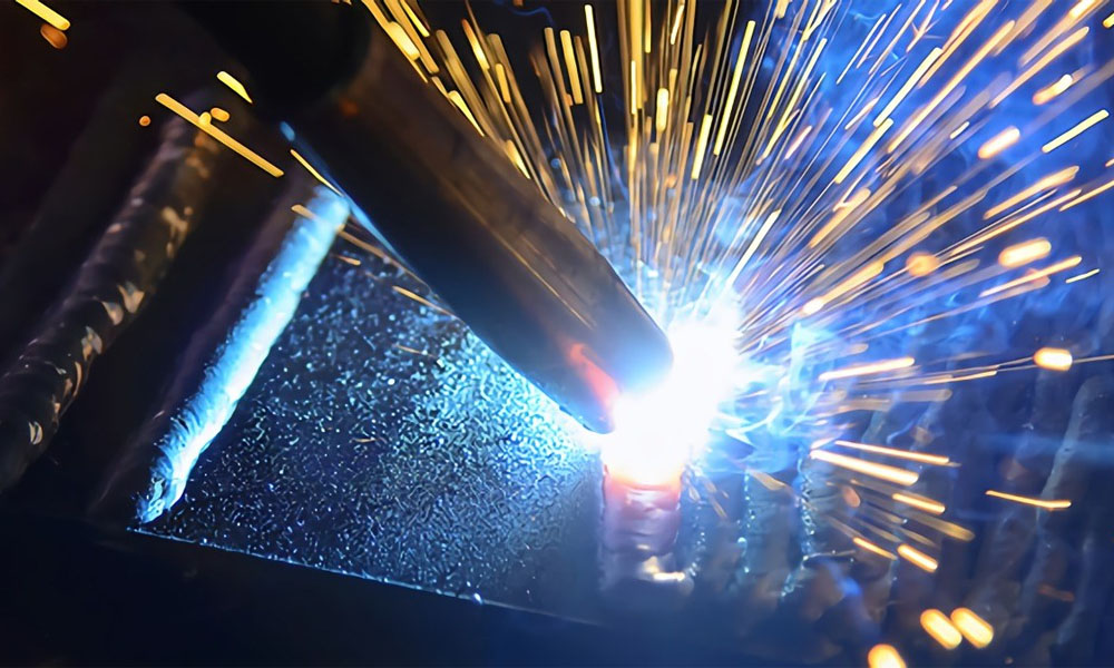 What Factors To Consider When Selecting a Pulse Mig Welder?